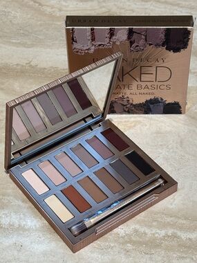 Urban Decay Naked Ultimate Basics Matte Palette